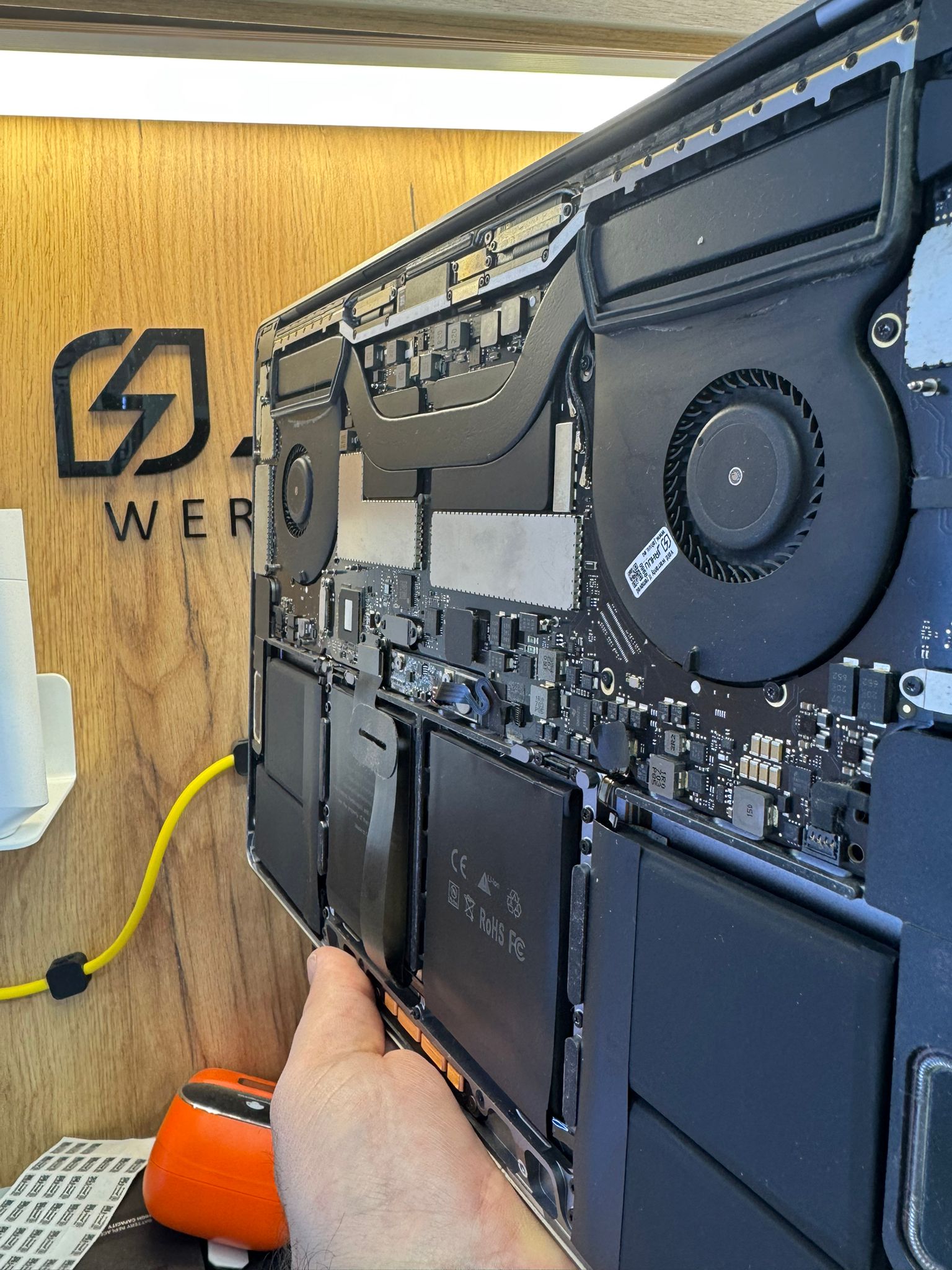 Laptop Reparatur – Werkstatt Einblick